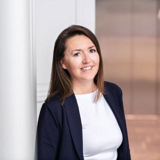portrait de Sue Metzler, secrétaire de direction de l'Œuvre Nationale