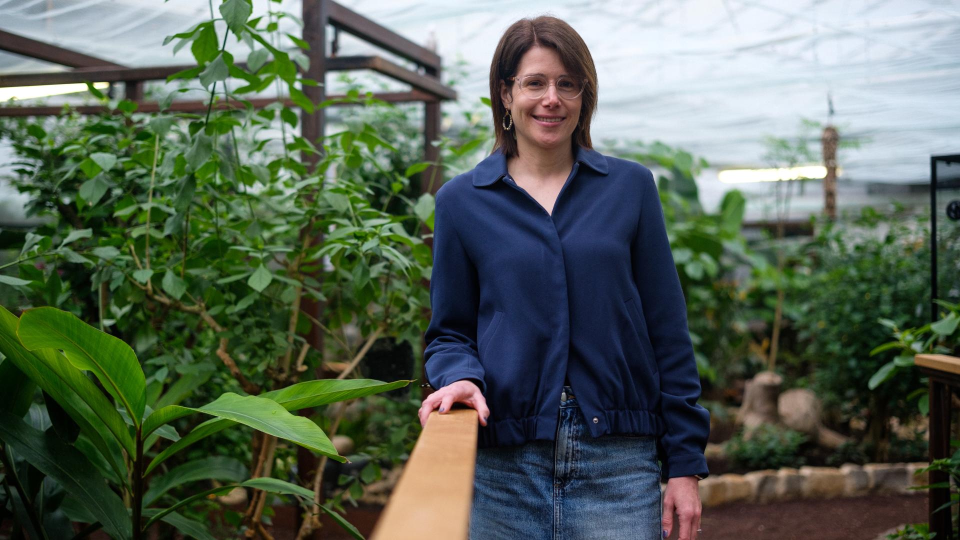 portrait de Maud Hansen, directrice du Jardin des Papillons