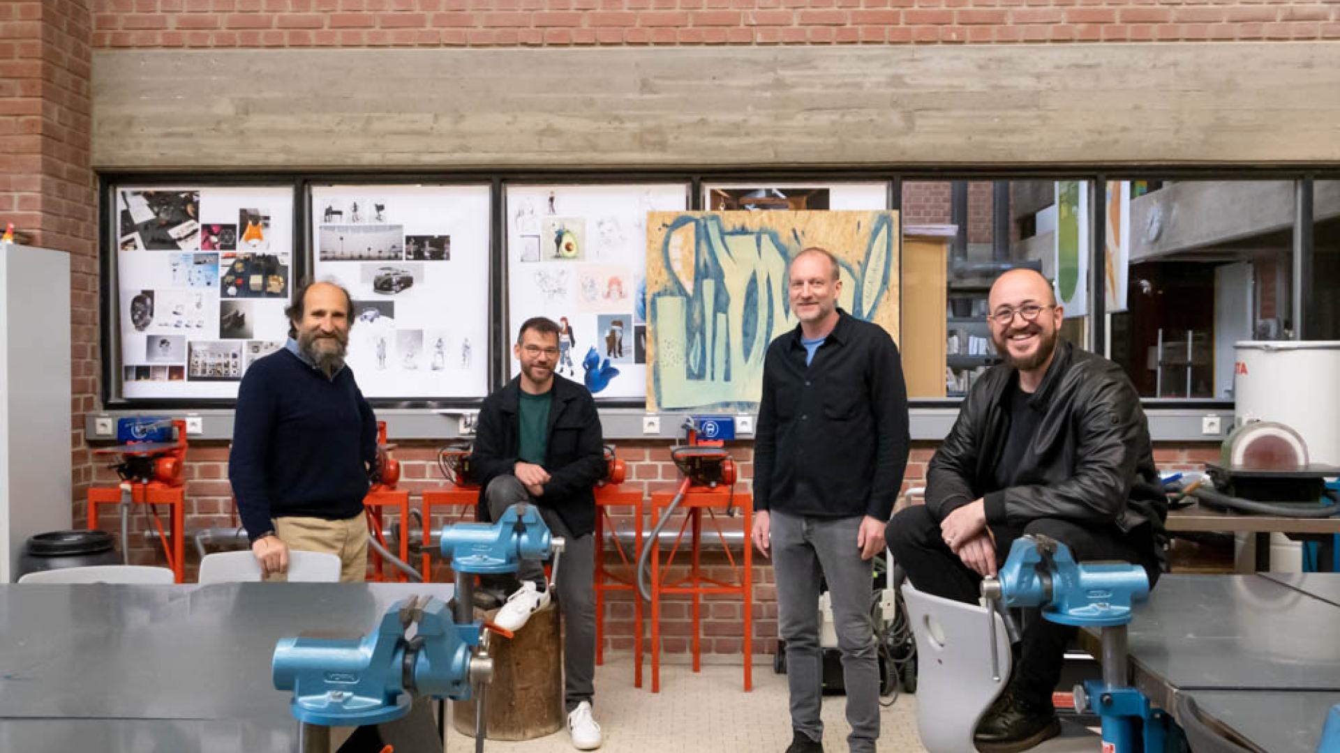 4 Männer in einem Raum am Lycée des Arts et Métiers.